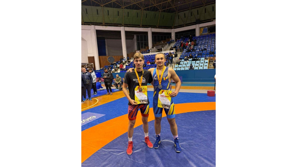 Luptătorii Gabriel Cudalbu şi Teodor Petrişor, argint şi bronz la Finala Campionatului Naţional de Juniori (18 – 20 ani)