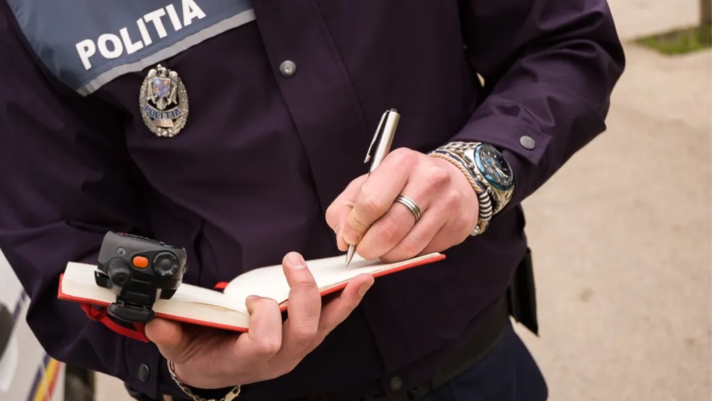 Scandal în familie la Sulina: bărbat băut, reţinut după ce şi-a agresat sora