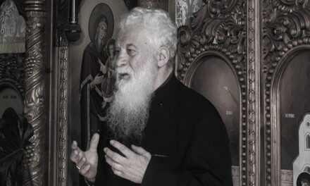 Trei zile de evenimente omagiale dedicate părintelui Gheorghe Calciu, la Tulcea şi Mahmudia