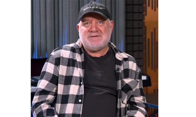 Ştefan Caraman îşi lansează volumul „Anti Love Story” la Târgul de Carte Gaudeamus 2025