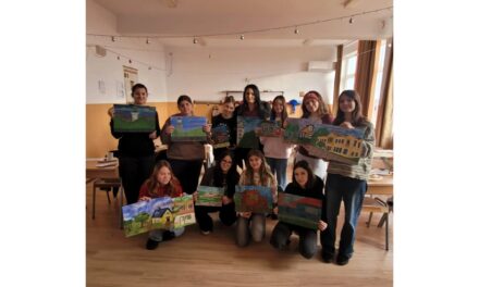 Campania „Dăruieşte Culoare”: 15 elevi din Sulina au primit vouchere pentru materiale de pictură