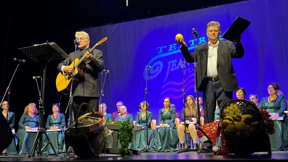 Corul „Armonii Tulcene” a sărbătorit 10 ani de activitate printr-un concert de colinde la Teatrul „Jean Bart”