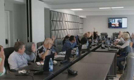 Dezbatere publică la Primăria municipiului: stabilirea impozitelor şi taxelor pentru anul 2026 şi majorarea cotei taxei de promovare turistică