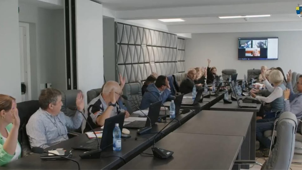 Dezbatere publică la Primăria municipiului: stabilirea impozitelor şi taxelor pentru anul 2026 şi majorarea cotei taxei de promovare turistică