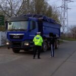 Poliţiştii locali ar putea avea mai multe atribuţii în trafic