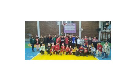 Sportivii de la CSS Tulcea au donat jucării la Secţia de Pediatrie a Spitalului Judeţean