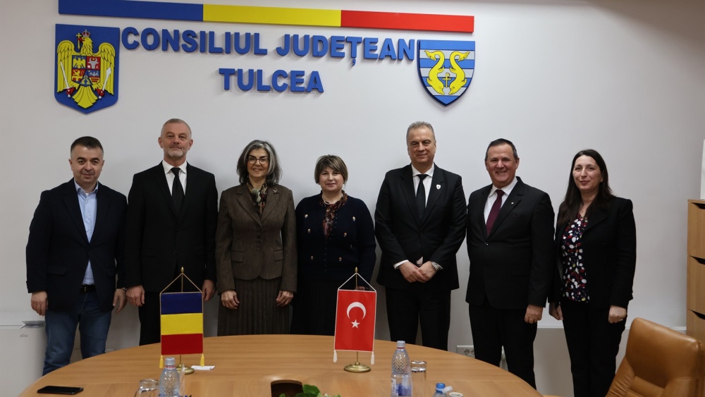 Consulul onorific al Republicii Turcia la Tulcea, Daniel Iluşcă, a solicitat Consulului General al Republicii Turcia la Constanţa sprijin pentru restaurarea geamiilor din judeţ