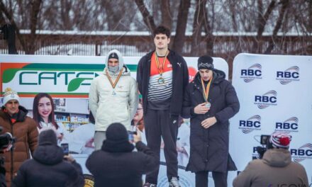 Tulcenii Vladimir Romaniuc şi Matei Neculai, pe podium la Campionatul Naţional de Înot în Ape Îngheţate