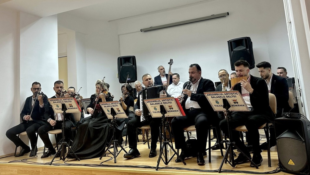 Seară de café-concert la Biblioteca „Panait Cerna” din municipiu