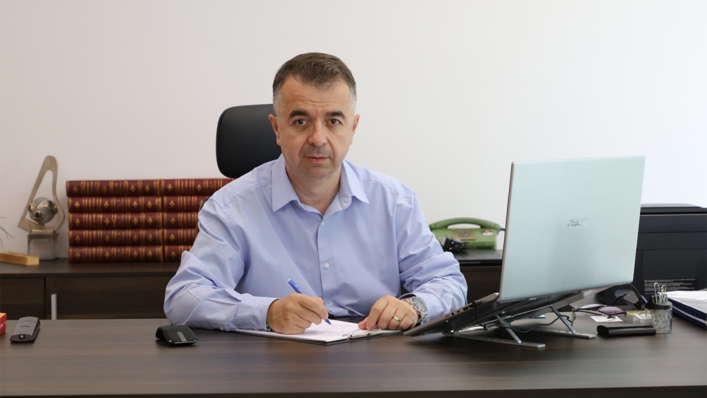 Primarul Ştefan Ilie: „Nici măcar 15% din totalul veniturilor municipiului Tulcea nu sunt din impozitele locale pe autoturisme, pe terenuri şi pe clădiri”