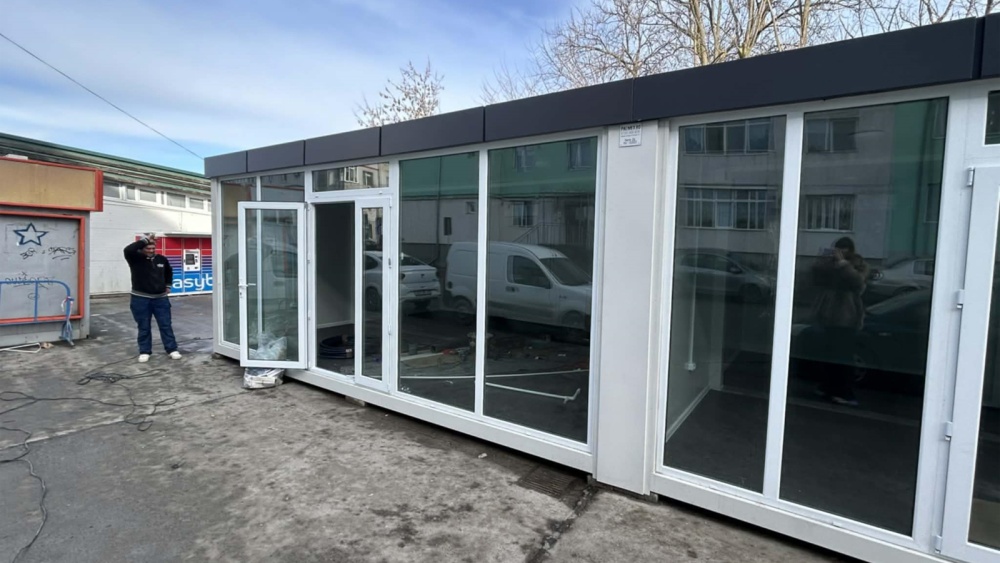 Patru spaţii comerciale moderne din Piaţa Neptun, scoase la licitaţie