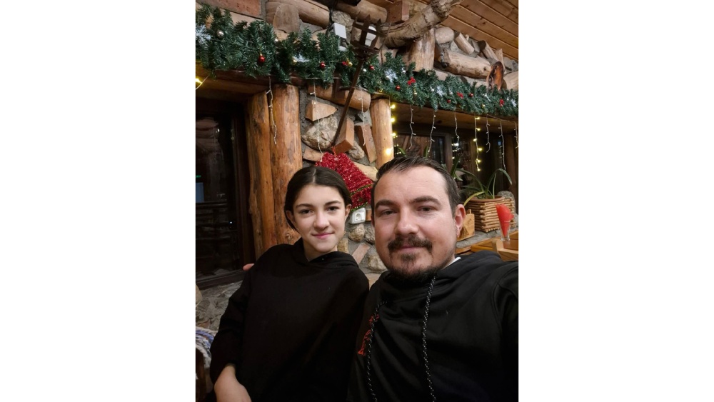 Peste 3.400 de copii din 30 de sate au primit daruri prin campania „Fii şi Tu Moş Crăciun”