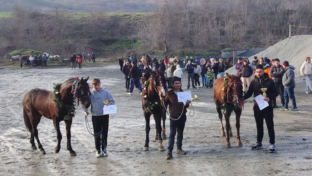 Spectacol ecvestru de Bobotează la Niculiţel