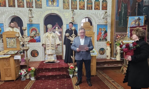 P.S. Visarion a primit o diplomă de recunoştinţă din partea primarului comunei Frecăţei, Marian Naiman
