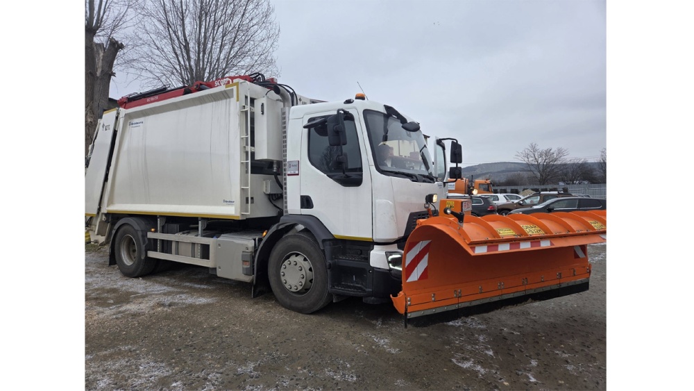 Autogunoieră nouă, adaptată insulelor ecologice din municipiu