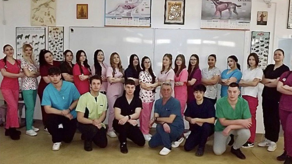 Ferma Viitorului Veterinar de la Liceul Agricol „Nicolae Cornăţeanu” – când pasiunea pentru animale începe din şcoală