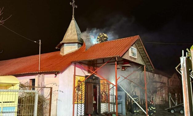 Incendiu la biserica Sf. Ilie Tesviteanul din Cartierul Nou: Au ars icoane, tablouri, obiecte de mobilier şi acoperişul capelei