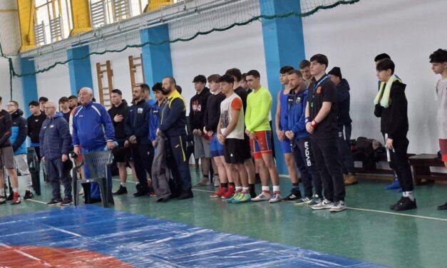 Opt sportivi tulceni calificaţi la Finala Campionatului Naţional Şcolar de lupte greco-romane, după etapa zonală de la Tulcea
