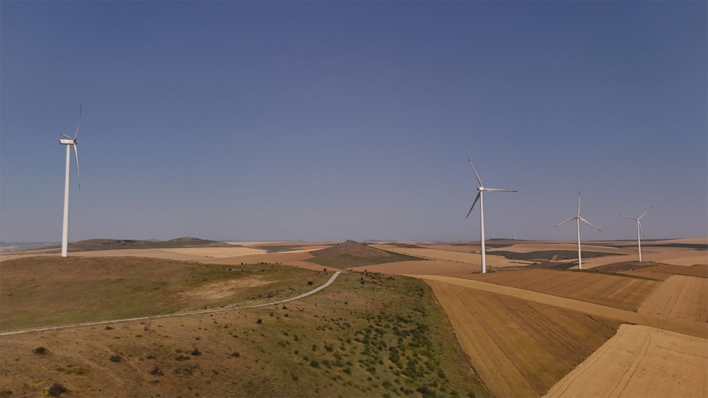 Parcul eolian din Valea Nucarilor va avea un sistem de stocare a energiei în baterii