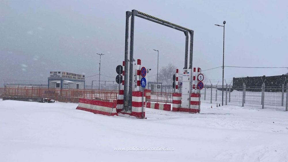 Trecerea camioanelor cu bacul Isaccea – Orlivka – suspendată temporar, acces restricţionat pe podul peste Dunăre