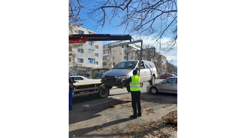 Vânătoarea rablelor: Primăria Tulcea a radiat din circulaţie 35 de maşini care nu au trecut ITP-ul timp de trei ani