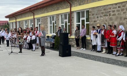 Caravana „Start în carieră” ajunge la Luncaviţa: „Noi construim viitorul!”, la Liceul Tehnologic „Simion Leonescu”