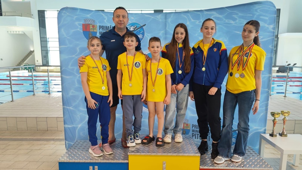 Cristiana Melnic de la „Atlantis”, două medalii de argint şi una de bronz la „Cupa Mărţişor” de la Piteşti