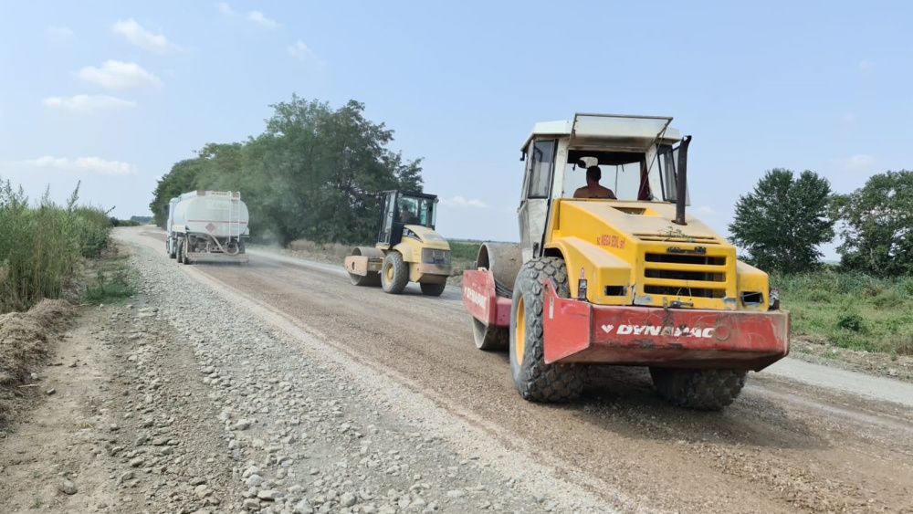 Buget 2026: sumele împărţite primăriilor din judeţul Tulcea, la acelaşi nivel ca anul trecut. Mai mulţi bani alocaţi pentru drumurile judeţene şi comunale