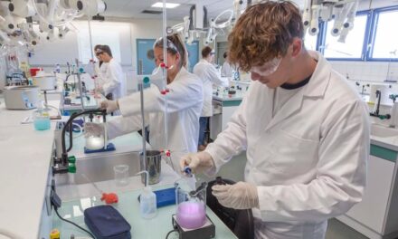 Primăria Tulcea investeşte peste un milion de lei în modernizarea laboratoarelor şcolare prin PNRR