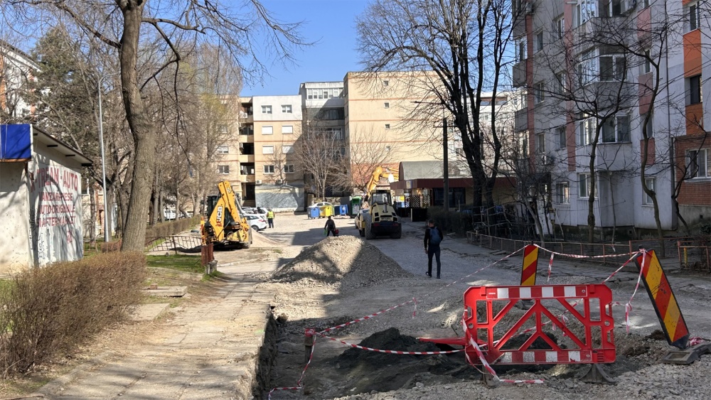 Tulcea în şantier. Val de lucrări, trafic deviat şi avarii la reţelele de apă şi canalizare descoperite pe parcursul intervenţiilor