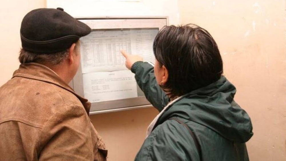 Administrator de bloc din Tulcea, acuzat că a furat banii locatarilor timp de trei ani