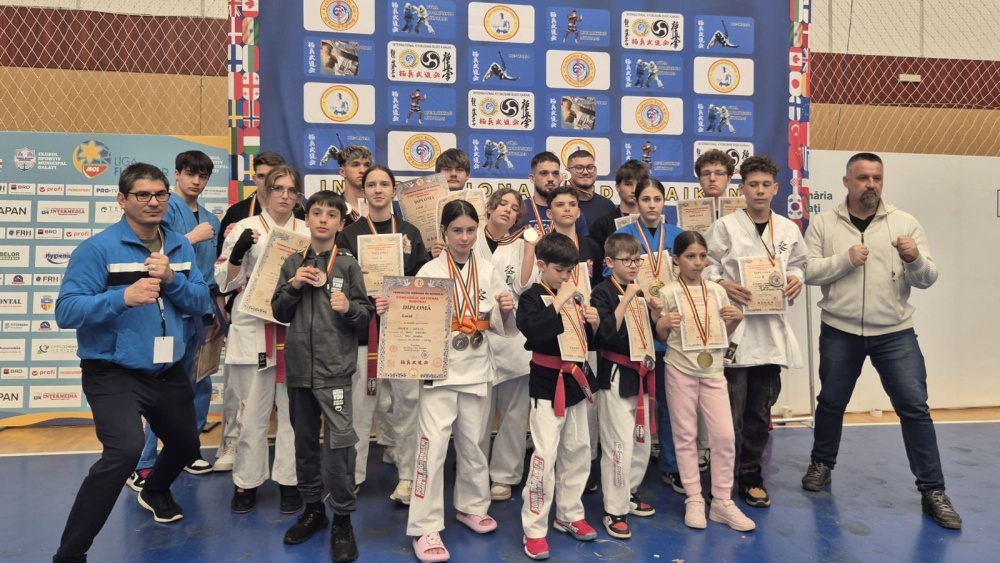Salbă de medalii pentru luptătorii de la Şoimii Dobrogeni şi Vulturu Tulcea la Concursul Naţional de Kyokushin Budokai