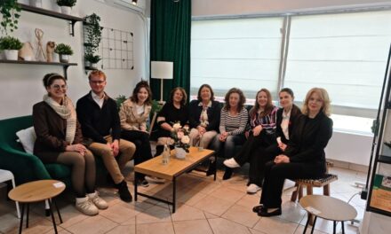 Ambasadoarea Ţărilor de Jos în România, interesată de activitatea Fundaţiei pentru Tineret Tulcea şi sprijinul acordat tinerilor ucraineni