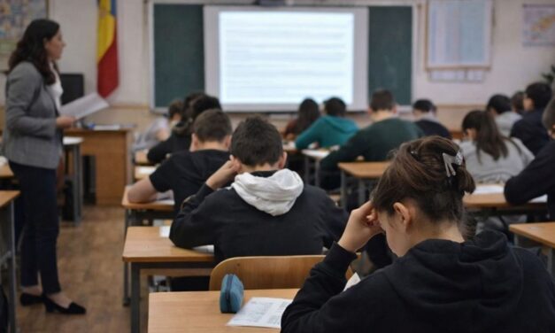 Doar 52% dintre elevii tulceni au luat notă de trecere la simularea BAC-ului