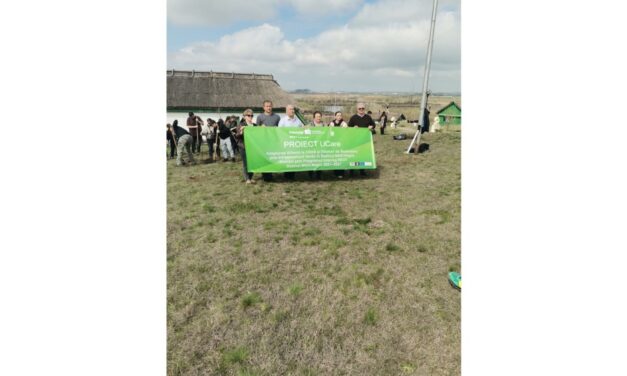 Elevi şi parteneri europeni au plantat arbori la Muzeul Satului Pescăresc