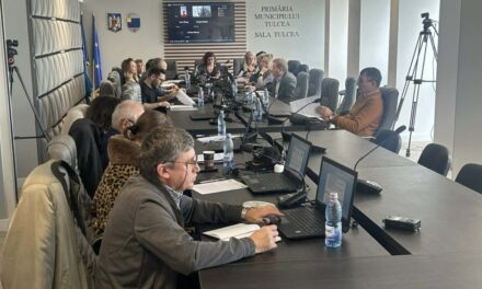 Gafă în Consiliul Local Tulcea: Directorul DIAP, Florenţiu Constantin, a confundat intravilanul cu extravilanul. L-a salvat city managerul Nicolae Bibu
