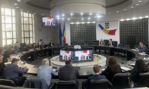 Operatorii HoReCa, supăraţi la început de sezon: RO-Alert este principala problemă a turismului tulcean