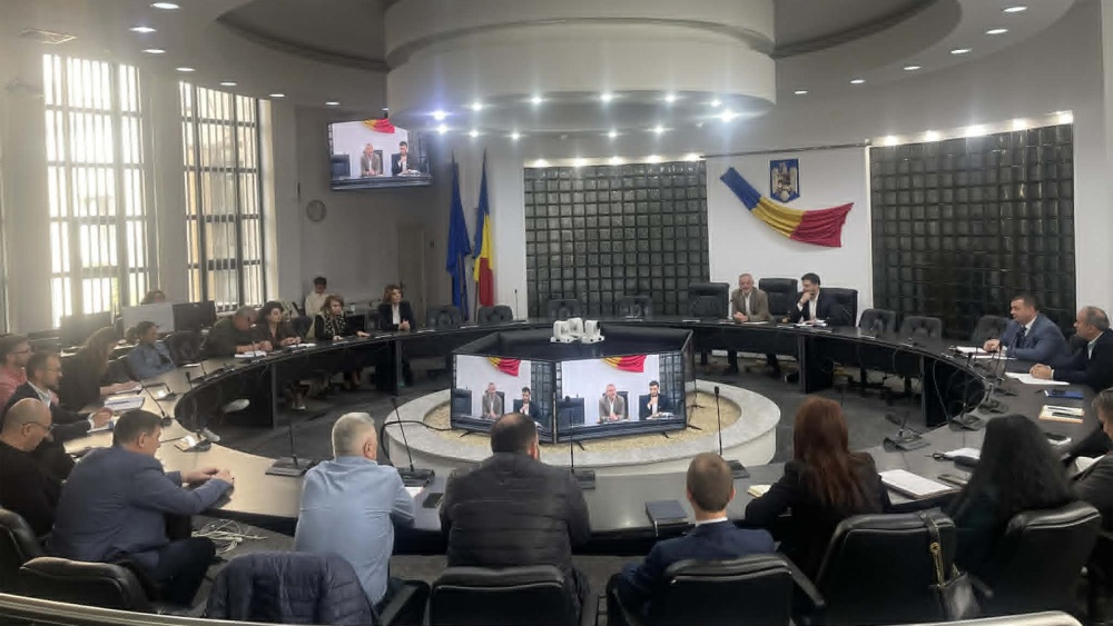 Operatorii HoReCa, supăraţi la început de sezon: RO-Alert este principala problemă a turismului tulcean