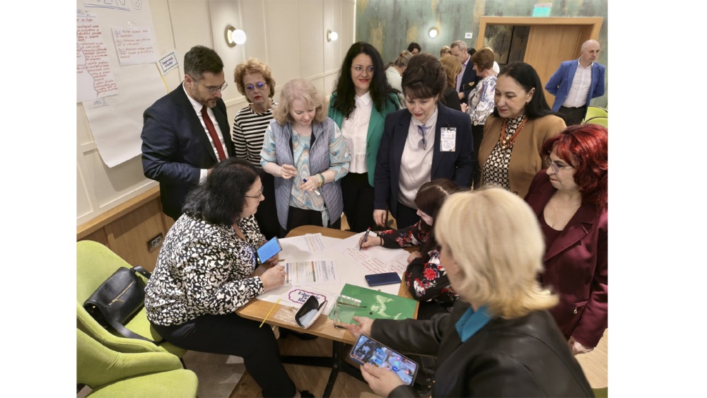 Soluţii moderne pentru performanţă în şcoli – UDJG consolidează leadershipul educaţional în regiunea Sud-Est