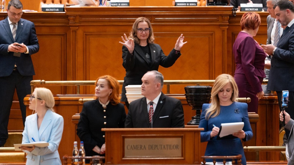 Deputatul AUR de Tulcea Elena Doboş: Măştile au căzut: Jaful naţional, recunoscut oficial sub cupola Parlamentului
