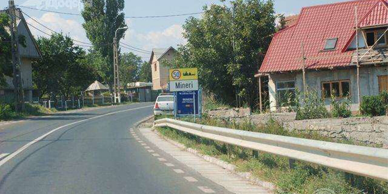Locuitorii din Mineri vor avea un teren de sport multifuncţional