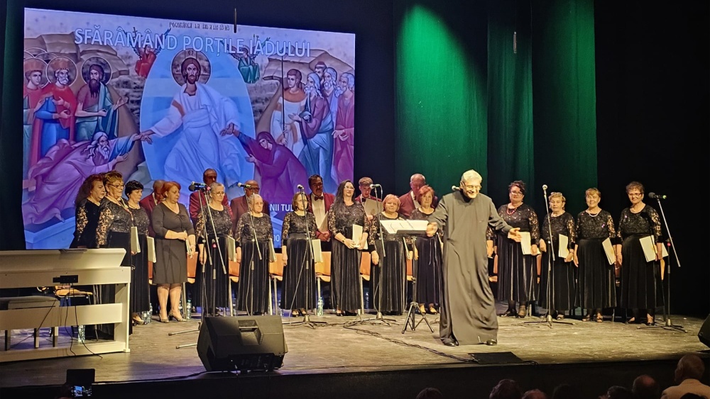 „Sfărâmând porţile iadului”, un parcurs muzical şi poetic al Învierii, la Teatrul „Jean Bart”