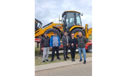 Comuna Baia a achiziţionat un nou buldoexcavator de 730.000 de lei pentru lucrările din localitate