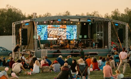 Festivalul „Scrumbii de Rusalii” începe vineri. Patru zile de delicii culinare, meşteşuguri şi concerte la Muzeul Satului Pescăresc