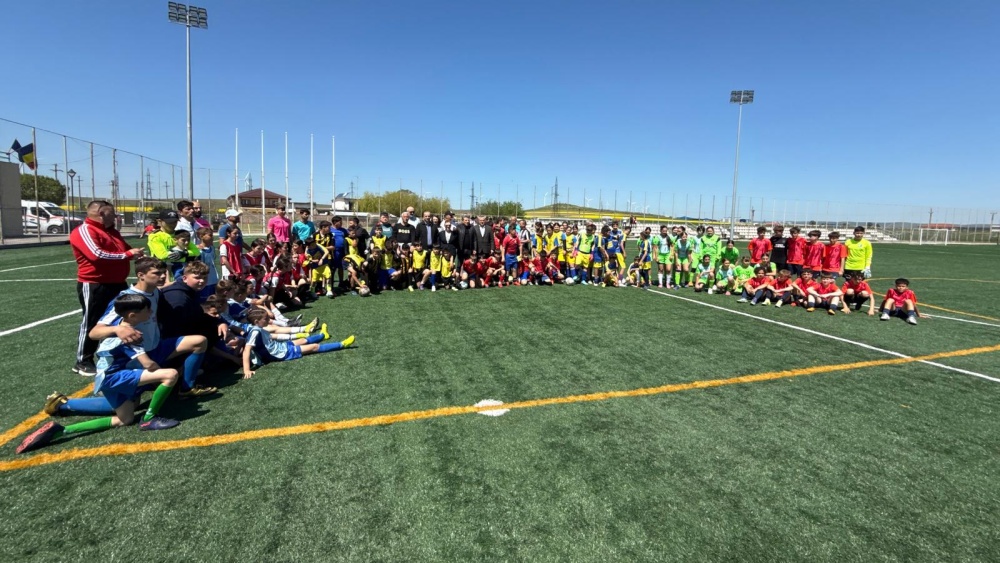 Peste 200 de copii au jucat fotbal la Baia, în faza zonală a „Cupei Satelor” U13