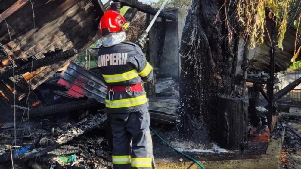 Problema incendiilor din mediul rural. Consilierul judeţean Cristinel Cazacu solicită fonduri pentru achiziţia de autospeciale în comunele Horia şi Cerna