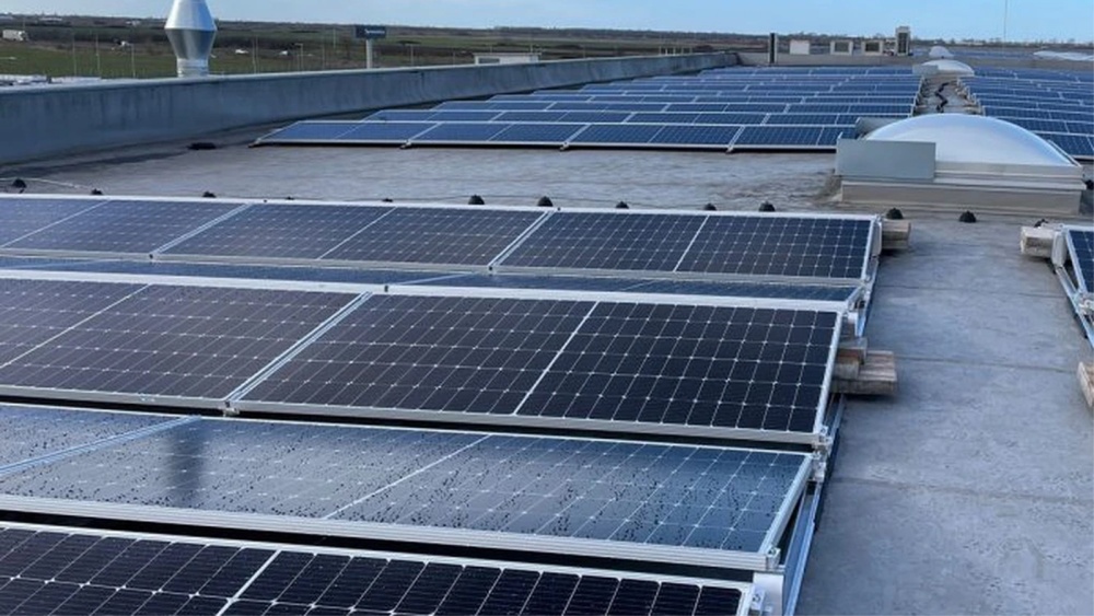 Comuna Beidaud investeşte peste 700.000 lei într-o centrală fotovoltaică de aproape 195 kW pentru autoconsum