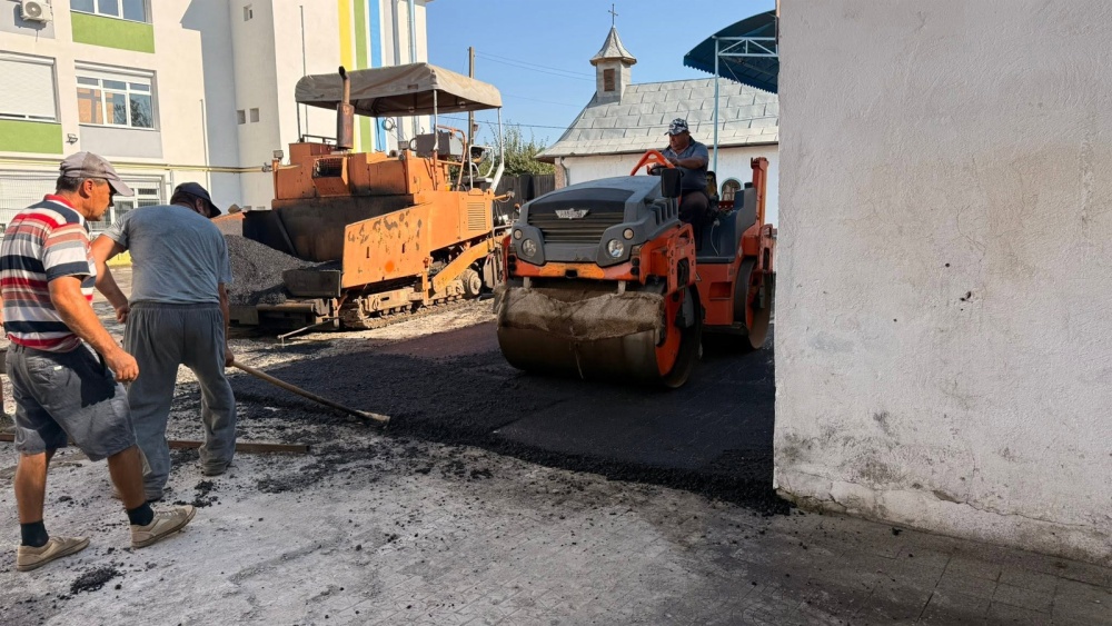 Continuă modernizarea oraşului Măcin: a treia etapă de asfaltare începe de luna viitoare