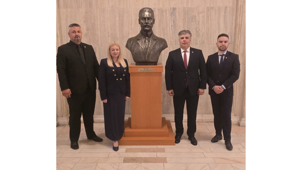 Deputatul Cosmin Andrei: Dezvelirea bustului lui Vasile Stroescu la Palatul Parlamentului, o reparaţie istorică necesară