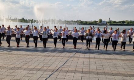 Flashmob de Ziua Universală a Iei, organizat pe Faleza „Ivan Patzaichin” din Tulcea